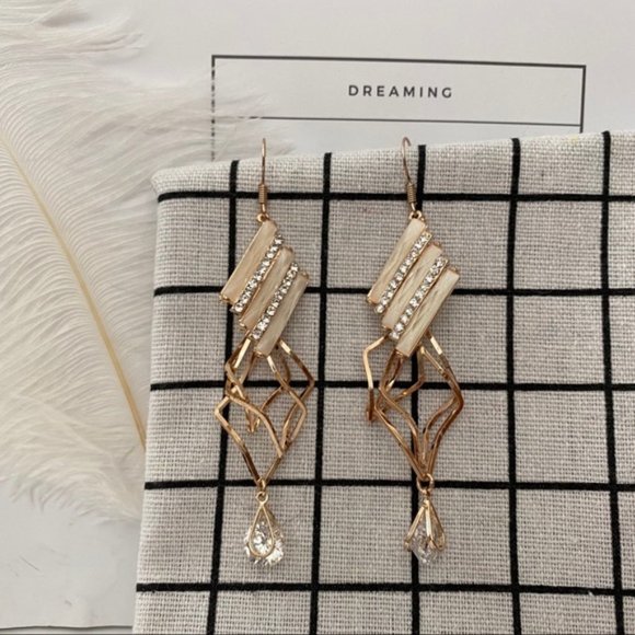 Parisian Style Crystal Drop Earrings - Picture 5 of 9